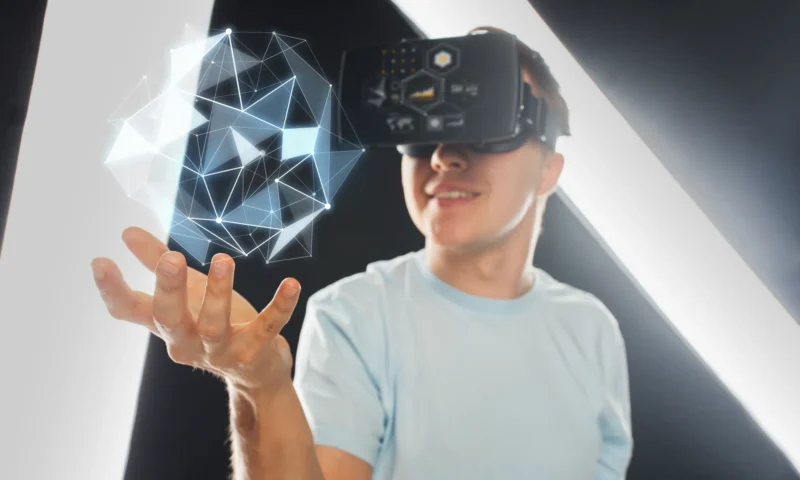 Ultraleap Réduit la Taille, le Poids et Augmente la Résolution avec le Nouveau Contrôleur Leap Motion 2